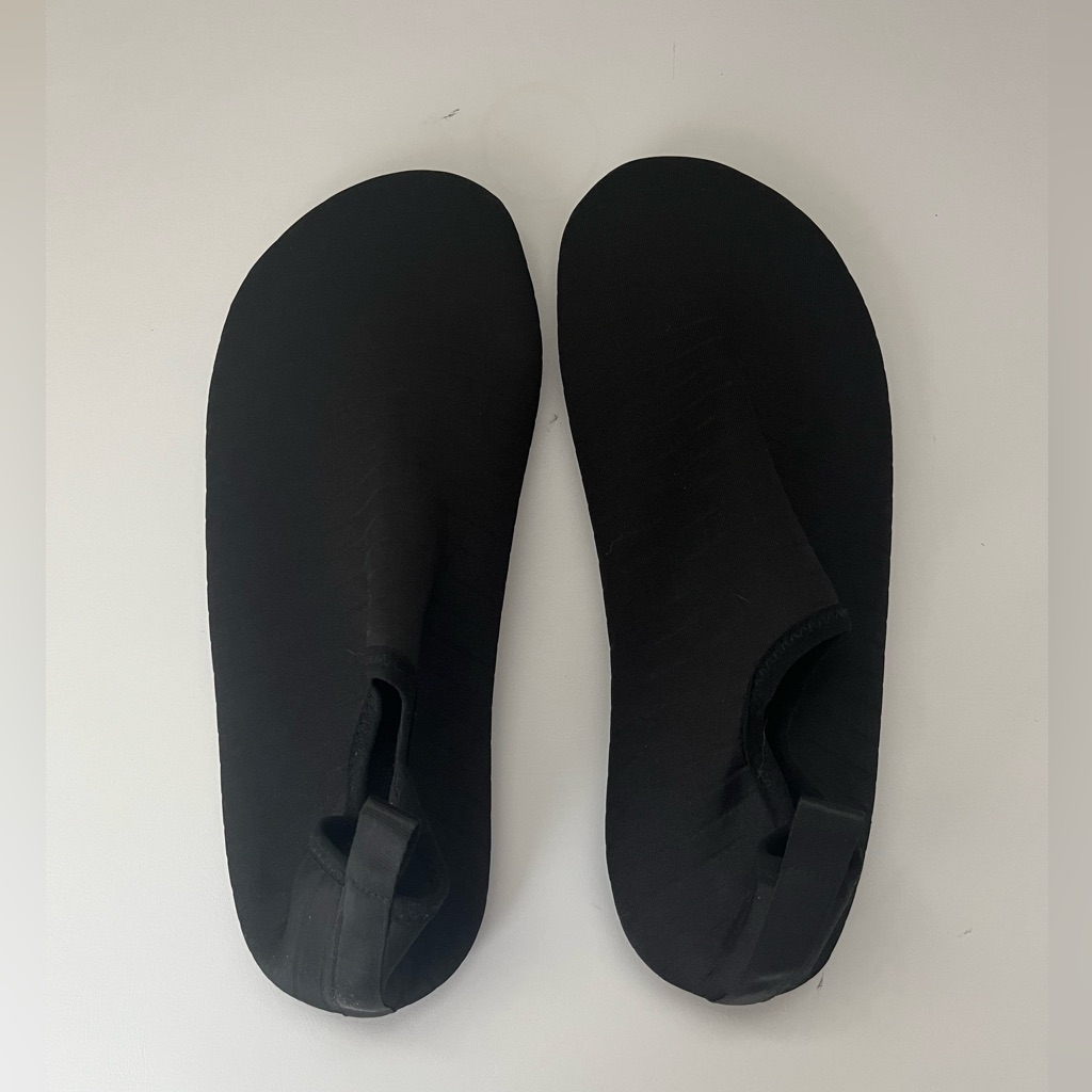Never Used Athmile Water Shoes Size 8.5-9.5w/7.5-8.5m In Black